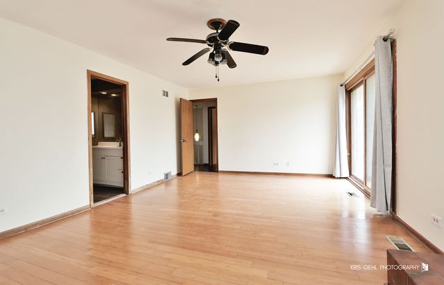 1191 Hunters Lane, Libertyville, IL 60048