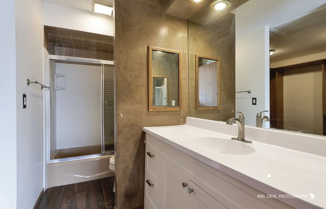 1191 Hunters Lane, Libertyville, IL 60048