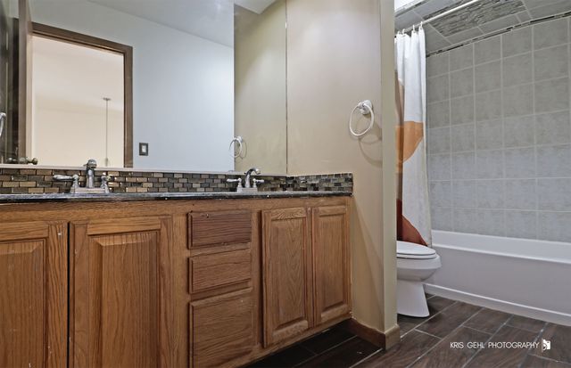 1191 Hunters Lane, Libertyville, IL 60048