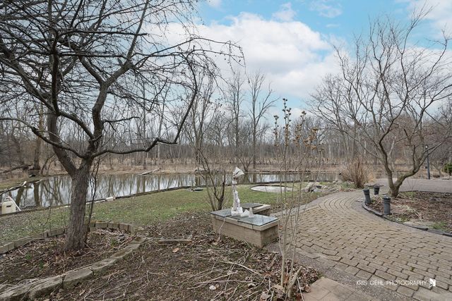 1191 Hunters Lane, Libertyville, IL 60048