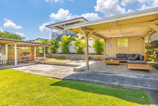 558 Ulumu Street, Kailua, HI 96734