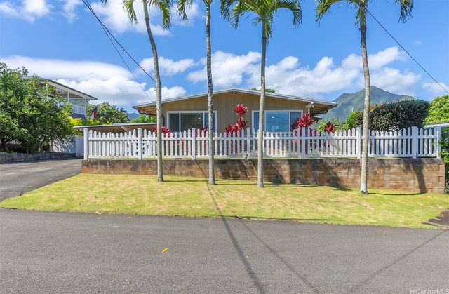 558 Ulumu Street, Kailua, HI 96734