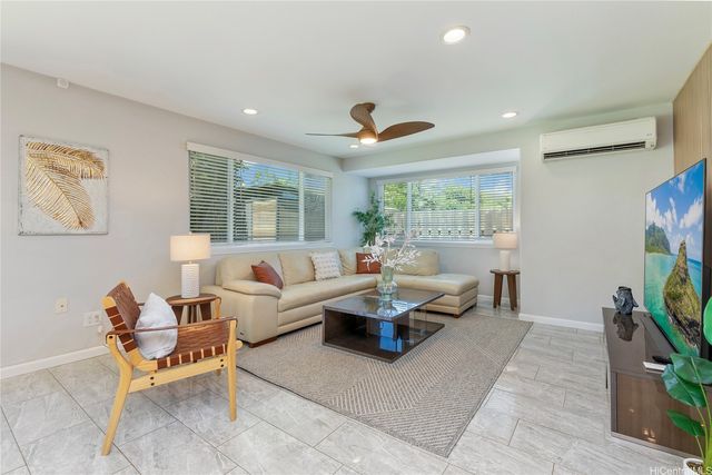 558 Ulumu Street, Kailua, HI 96734