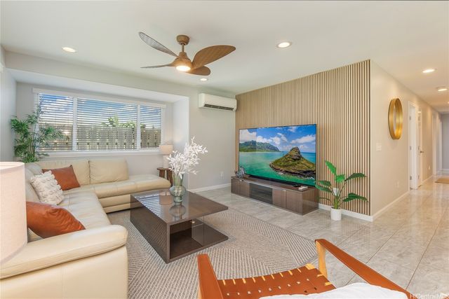 558 Ulumu Street, Kailua, HI 96734