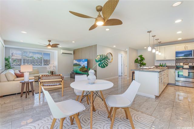 558 Ulumu Street, Kailua, HI 96734