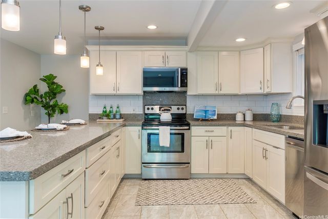 558 Ulumu Street, Kailua, HI 96734