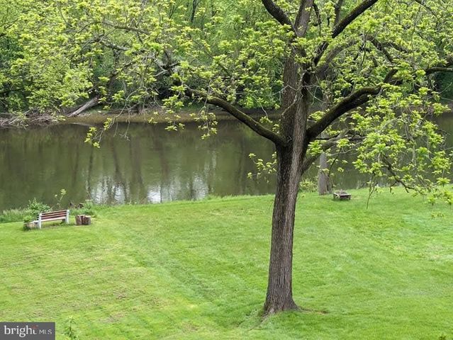 141 SHATTO DRIVE, Carlisle, PA 17013