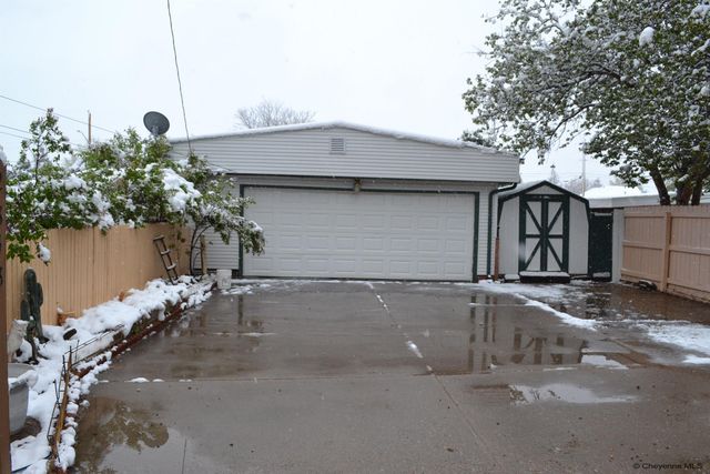 2848 PINE DR, Cheyenne, WY 82001