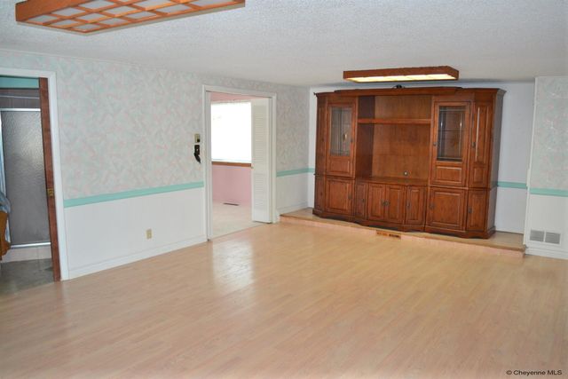 2848 PINE DR, Cheyenne, WY 82001