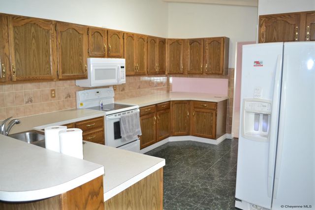 2848 PINE DR, Cheyenne, WY 82001