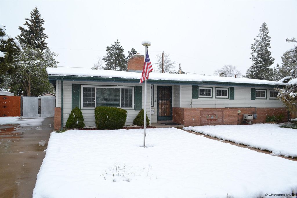 2848 PINE DR, Cheyenne, WY 82001