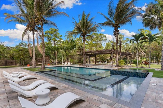 4501 3rd AVE SW, Naples, FL 34119