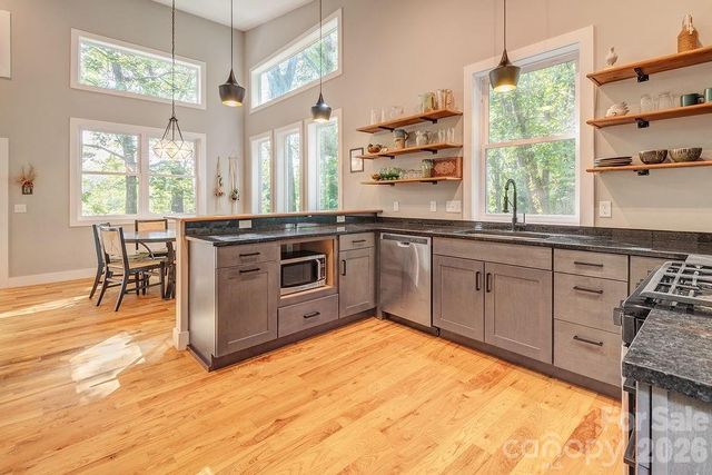 42 Salola Street, Asheville, NC 28806