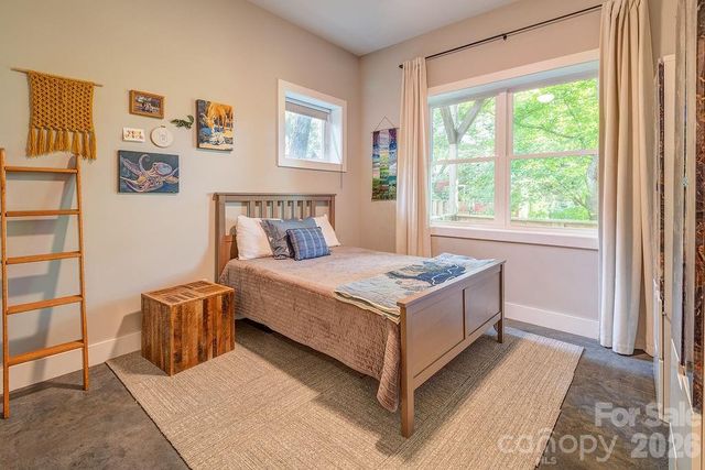 42 Salola Street, Asheville, NC 28806