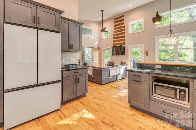 42 Salola Street, Asheville, NC 28806