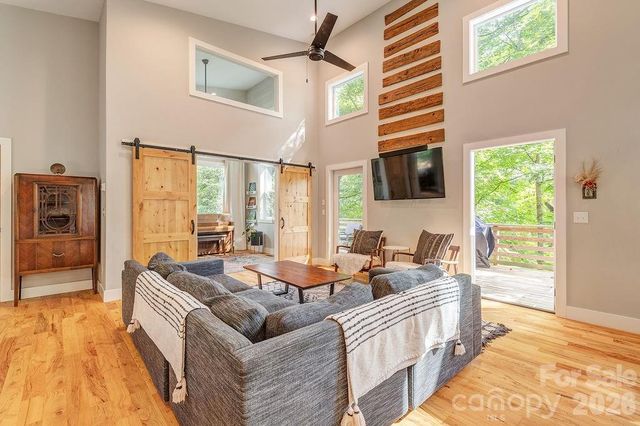 42 Salola Street, Asheville, NC 28806
