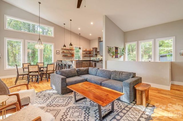 42 Salola Street, Asheville, NC 28806