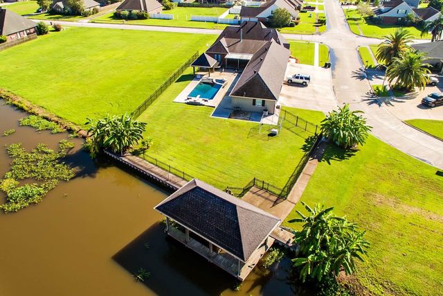 272 Tulip Dr, Houma, LA 70360