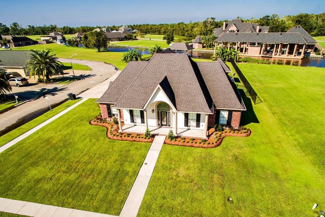 272 Tulip Dr, Houma, LA 70360