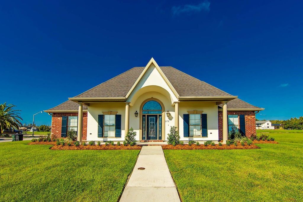 272 Tulip Dr, Houma, LA 70360