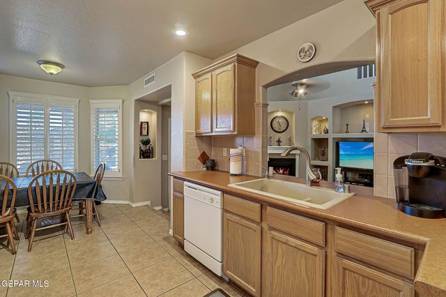 12329 Tierra Arroyo Drive, El Paso, TX 79938