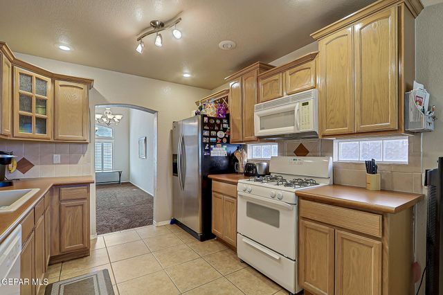 12329 Tierra Arroyo Drive, El Paso, TX 79938