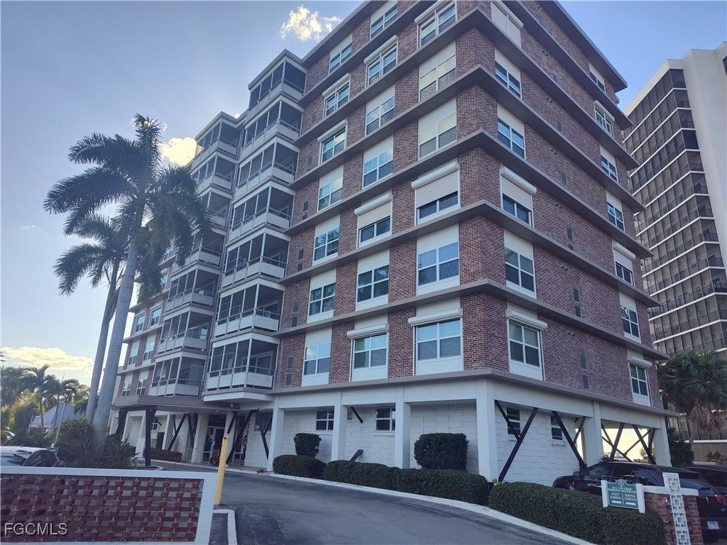 2350 W 1st ST 203, Fort Myers, FL 33901