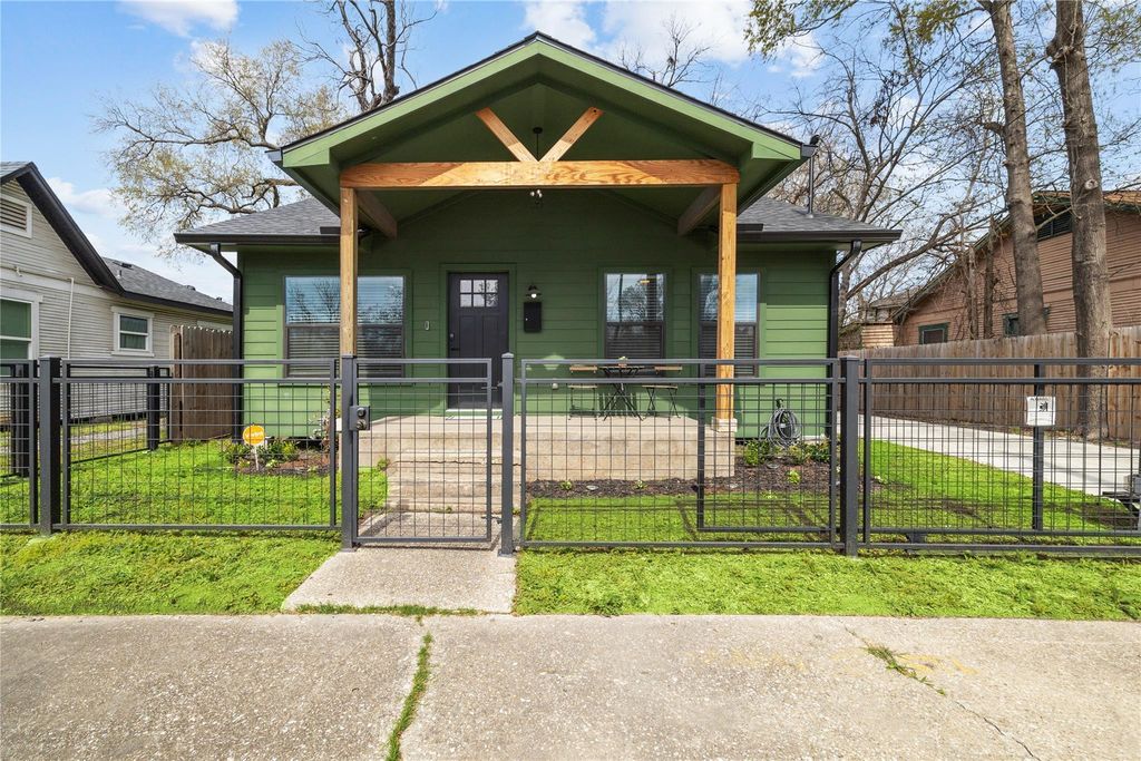 4603 Farmer Street, Houston, TX 77020