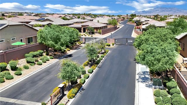 9802 Yellow Shadow Avenue, Las Vegas, NV 89149
