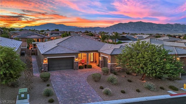 9802 Yellow Shadow Avenue, Las Vegas, NV 89149