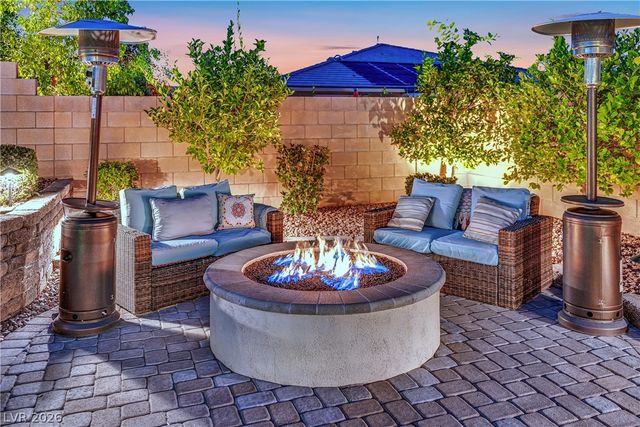 9802 Yellow Shadow Avenue, Las Vegas, NV 89149