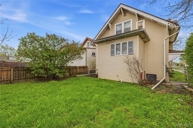 90 Clover Place, Cheektowaga, NY 14225