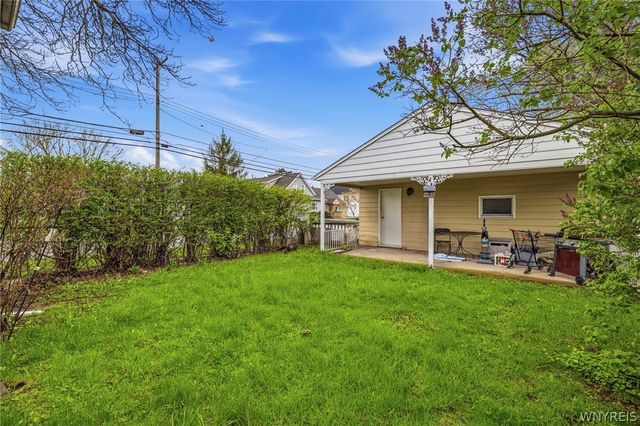 90 Clover Place, Cheektowaga, NY 14225