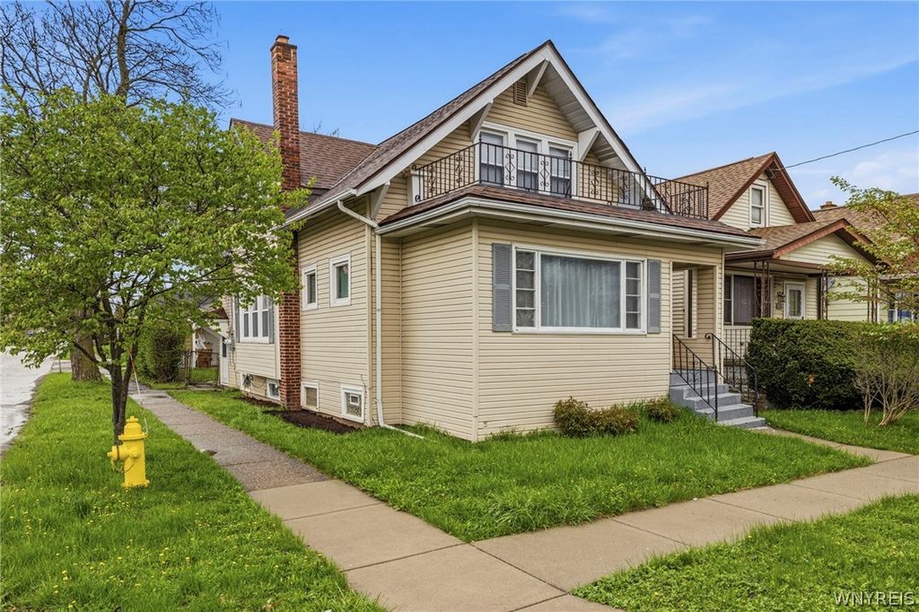 90 Clover Place, Cheektowaga, NY 14225