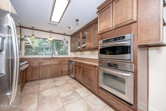 416 Jackson Avenue, Ocean Springs, MS 39564