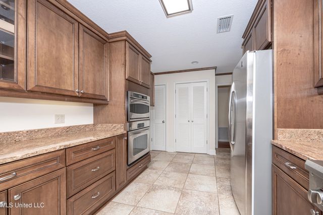 416 Jackson Avenue, Ocean Springs, MS 39564