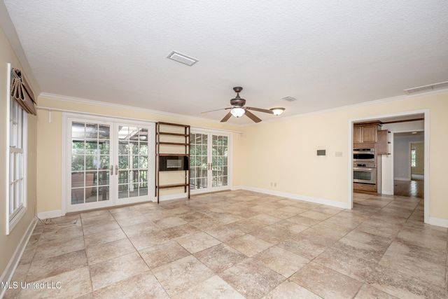 416 Jackson Avenue, Ocean Springs, MS 39564