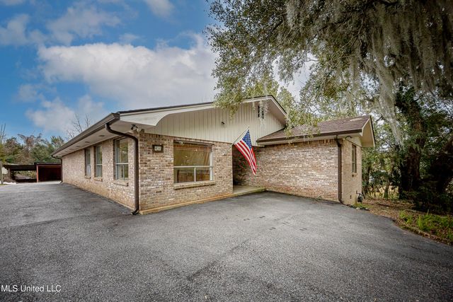 416 Jackson Avenue, Ocean Springs, MS 39564