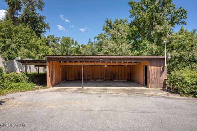 416 Jackson Avenue, Ocean Springs, MS 39564