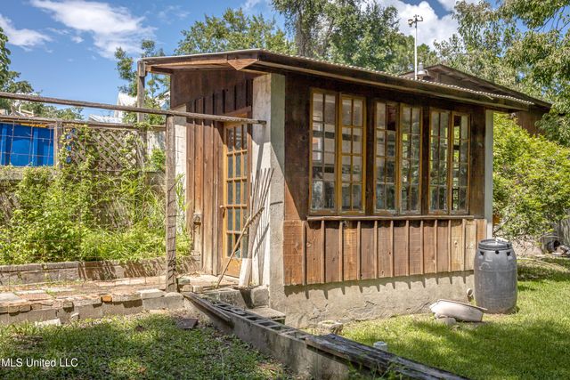 416 Jackson Avenue, Ocean Springs, MS 39564