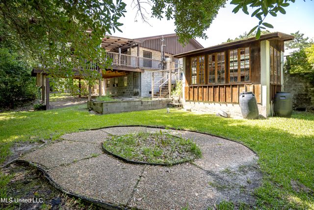 416 Jackson Avenue, Ocean Springs, MS 39564