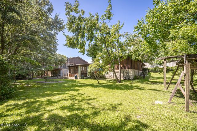 416 Jackson Avenue, Ocean Springs, MS 39564