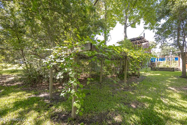 416 Jackson Avenue, Ocean Springs, MS 39564