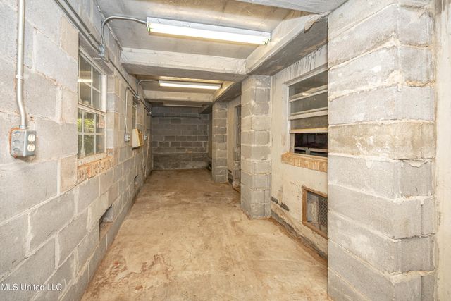 416 Jackson Avenue, Ocean Springs, MS 39564