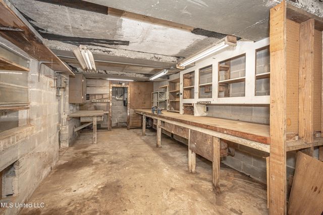 416 Jackson Avenue, Ocean Springs, MS 39564