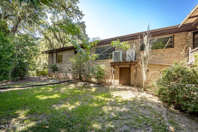 416 Jackson Avenue, Ocean Springs, MS 39564