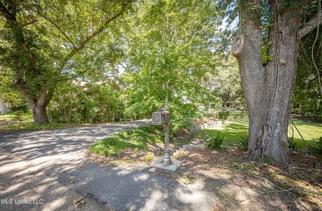 416 Jackson Avenue, Ocean Springs, MS 39564