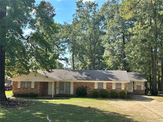 419 Irving Bluff Road, Shreveport, LA 71107