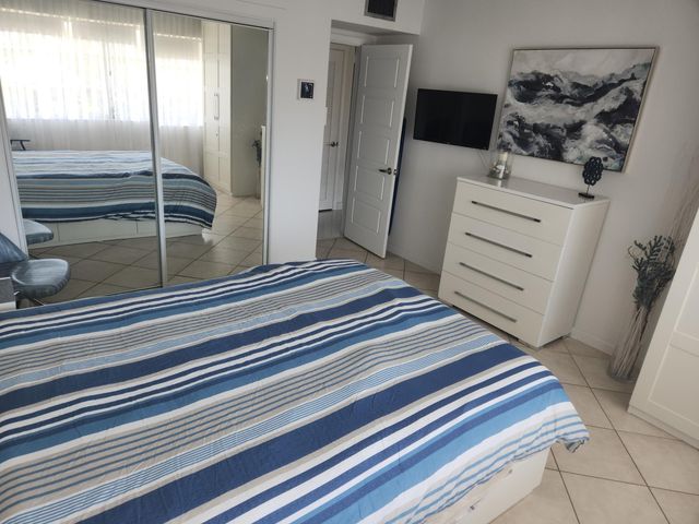 465 Paradise Isle Boulevard 305, Hallandale Beach, FL 33009