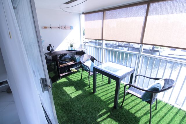 465 Paradise Isle Boulevard 305, Hallandale Beach, FL 33009